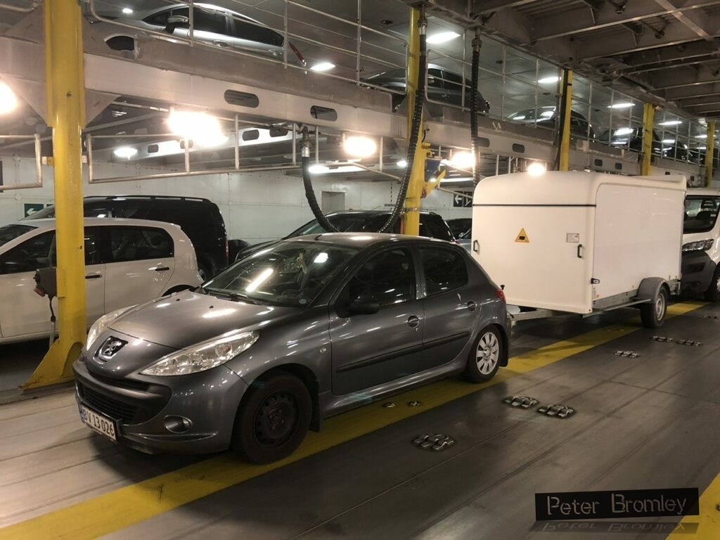 Peugeot 206+ with trailer